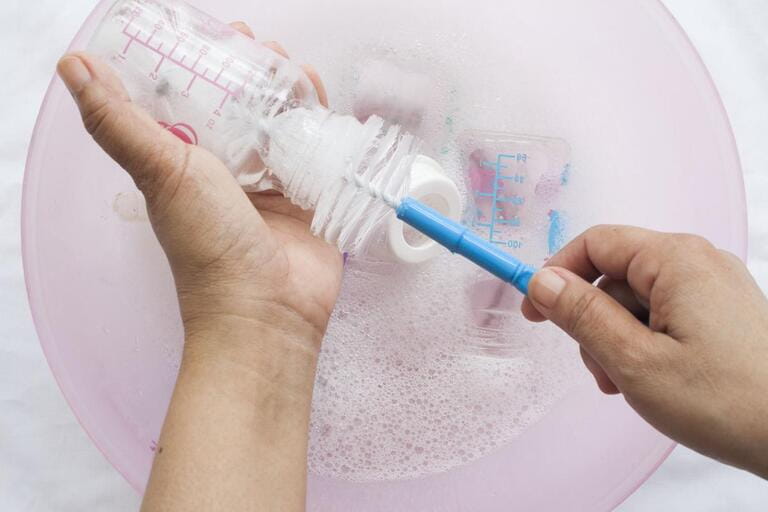 how-to-clean-baby-bottles-after-each-use