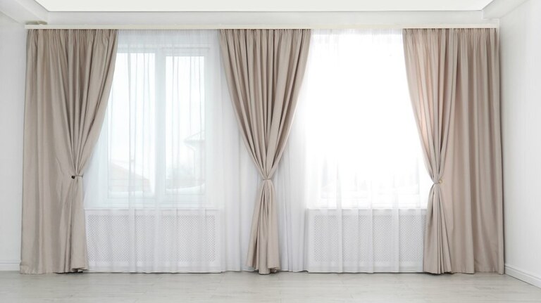 Best Curtain Fabric for Living Room [Jul 2023] Review and Buying tips